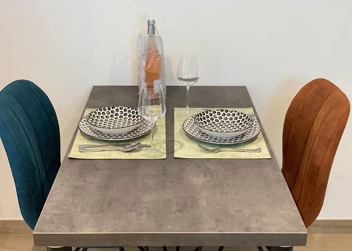 L'annexe * Μπαστόν